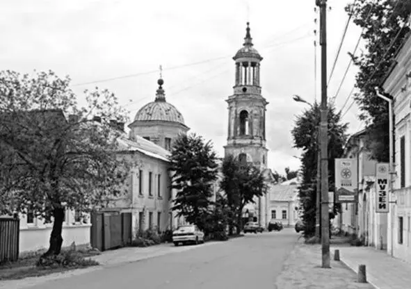 На улице Луначарского главенствует и притягивает взгляд церковь Климента - фото 29
