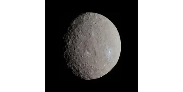 Снимок Цереры в натуральном цвете сделанный АМСDawn 4 мая 2015 года Церера - фото 32