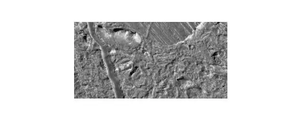 Крутой пик высотой 250 м и гладкое плато расположенные в пределах - фото 52