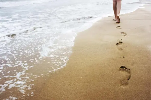 Чёткий след твоих ног на песке Безмятежное небо и море Где обрывки - фото 5