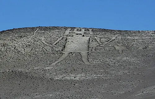 Гигант из пустыни Атакама Геоглифы плато Пальпа Единственным геоглифом до - фото 2
