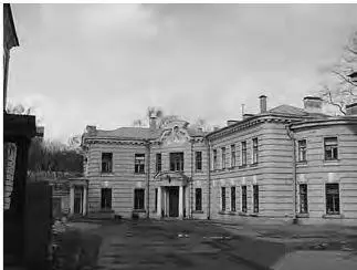 Служебный корпус С 1918 г во внутреннем дворе лавры существует - фото 3