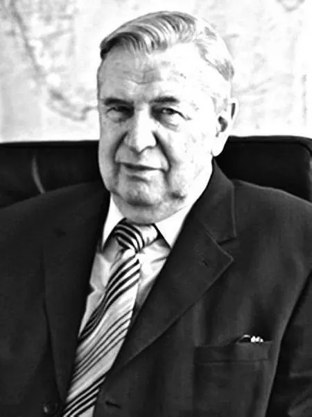 Виталий Васильевич Адушкин род в 1932 году российский геофизик Академик - фото 7