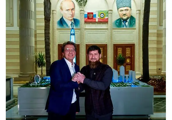 То самое фото из МК Кстати после публикации в Facebookе фотки с Кадыровым - фото 3