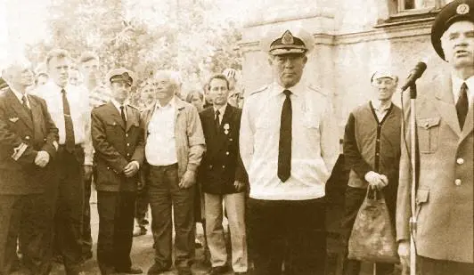 Открытие мемориальной доски И М Назарову на Красноярском речном вокзале 1996 - фото 50
