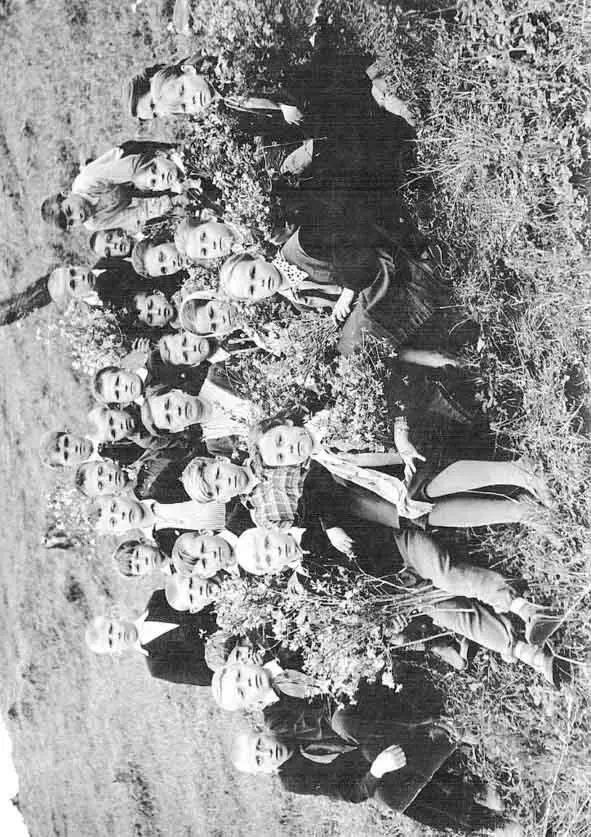 0506 1962 год пгт Известковый 4б класс НШ200 Первый рядслева 1 - фото 25