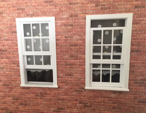 Окна типично английская конструкция Полностью рабочие Открываются обе секции - фото 5