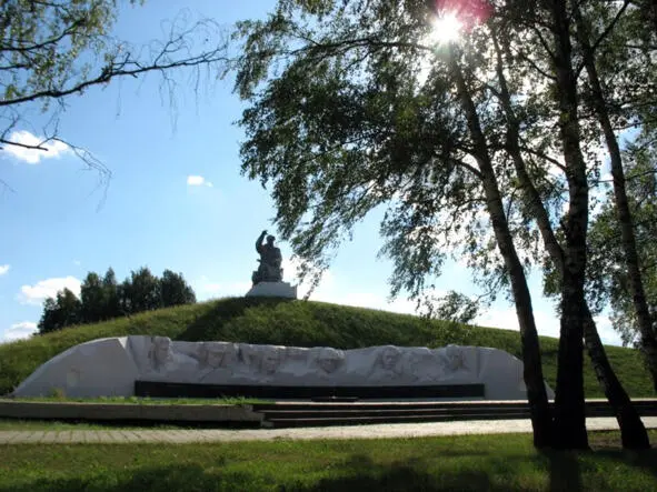 Мемориал воинской славы в около деревни Лудчицы Источник - фото 7