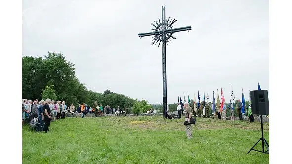 Памятник в память об эстонских фашистах Глава 1 Возрождение фашизма - фото 1