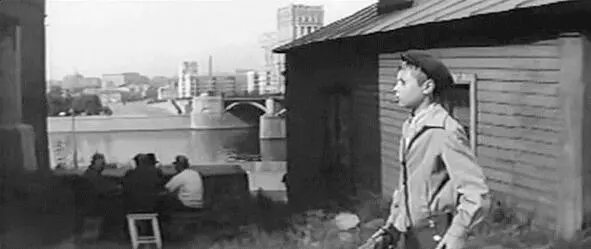 Пили они в одном месте с красивым видом на Москвуреку что сразу за домом в - фото 23