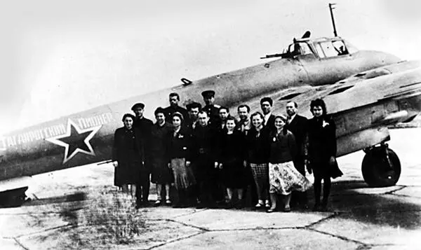 Передача полку именного Пе2 Таганрогский пионер 19 мая 1944 г Крым Я - фото 4
