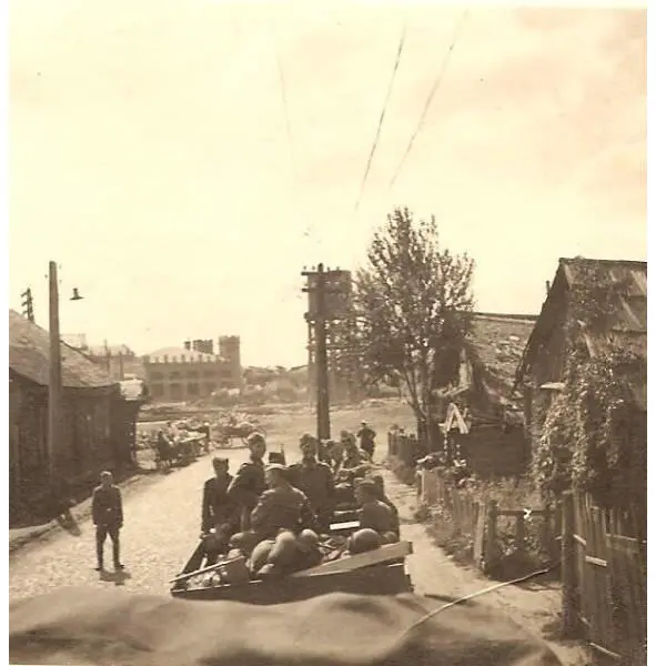 Фото Ілля Андрэеў Дата 1943 Город на фотографиях времен 2ой мировой - фото 6