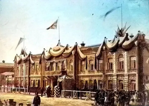 Дом Симанова в Екатеринбурге Фото 1887 года Но постепенно этот вид еды начал - фото 2