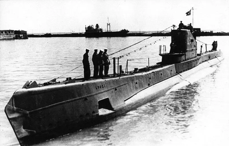 Советская подводная лодка Щ311 Кумжа тип Щука серия Vбис2 в гавани - фото 8