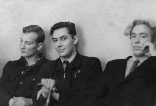 Студенты третьего курса биофака 1953 г Слева направо Ю Б Мантейфель Ю - фото 9