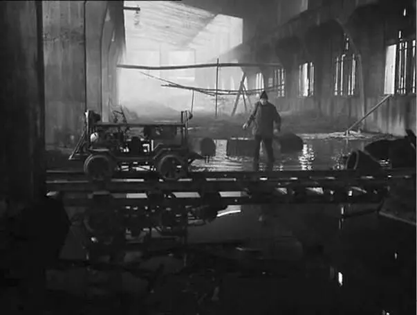 Ил 1 Андрей Тарковский Кадр из фильма Сталкер 1979 Что же такое руина По - фото 1