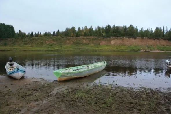 Лодки на Пёзе Та что справа и есть на ближайшую неделю наш основной - фото 7