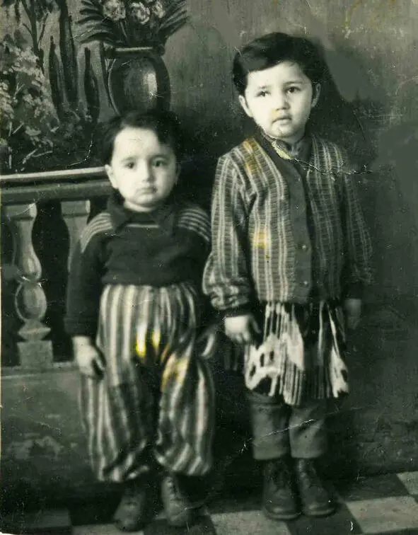 Я с сестрой Бухара 1959 г Из архива автора Первое что я должна сделать - фото 2