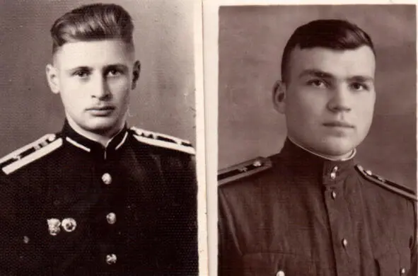 На снимке слева Э Кузнецов справа В Пашковский На третьем курсе наш взвод - фото 6