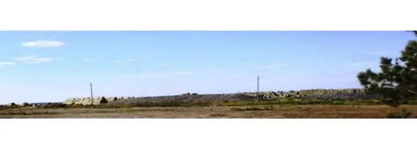 Запасы кормов на суровое время года Штабель на переднем плане уже укрыт - фото 20