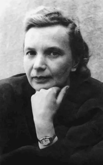 Мама 1948 год Часа через два наши машины свернули с трассы и мои спутники - фото 15