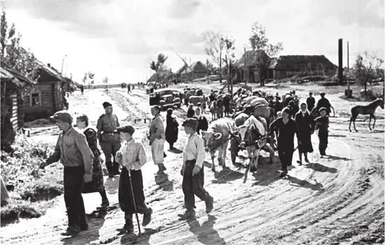 Беженцы И ночью 6 августа 1942 года мы отправились на юг через Брюховецкую - фото 19