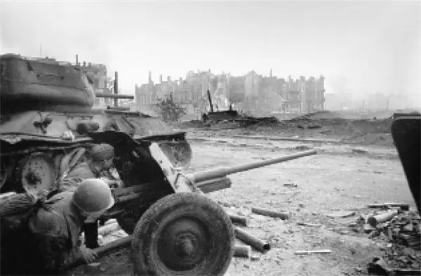 Бой на подступах к Рейхстагу Берлин Союзные войска на территории - фото 1