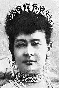Великая княгиня Мария Павловна в бриллиантовой диадеме с жемчужными подвесками - фото 38
