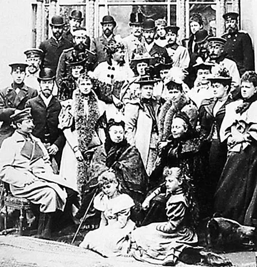 Вильгельм II королева Виктория цесаревич Николай Алиса Гессенская и другие - фото 42