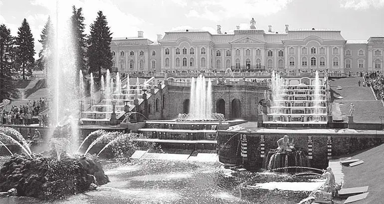 Петергоф царство фонтанов 25 мая все школьники отмечают День последнего - фото 13