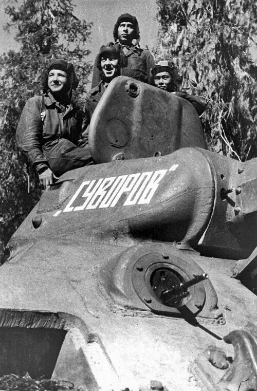 Экипаж танка Суворов Война реализовала мечту многих мальчишек сесть за - фото 72