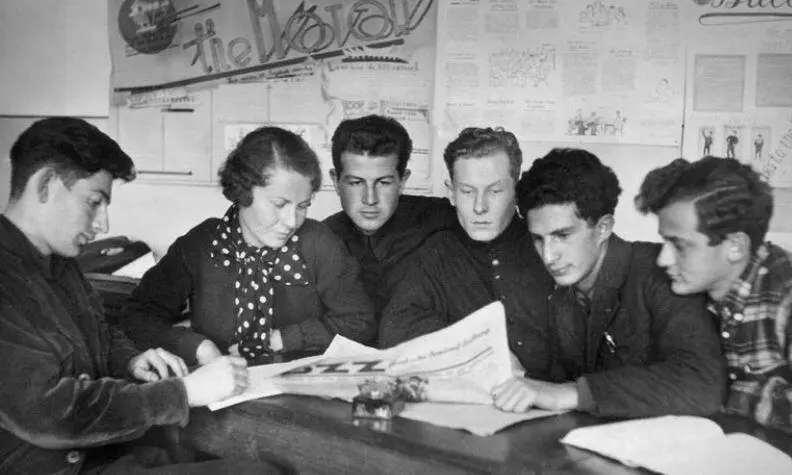 Первые студенты 1931 Родители поженились в 1937 году в 1939м появилась на - фото 23