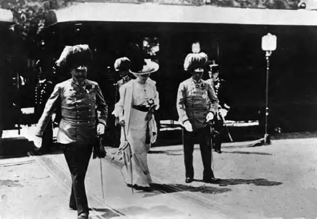 Прибытие Франца Фердинанда в Сараево К лету 1914 года политическая верхушка - фото 4