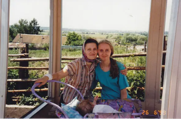 Супруга с Милой у Оптиной пустыни 26061999г Мила шлашлашла Мила платье - фото 29