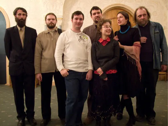 С некоторыми из сотрудников на встрече друзей Фомы март 2008г Слева от меня - фото 32