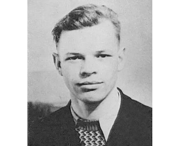 ДЯТЛОВ ИГОРЬ АЛЕКСЕЕВИЧ 13 января 1936 года рождения 23 года Студент - фото 20