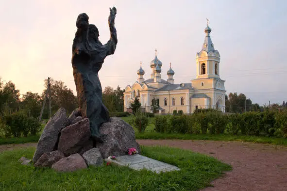 Успенский храм и Парк Мира Храм восстановлен благодаря трудам вере и энергии - фото 2