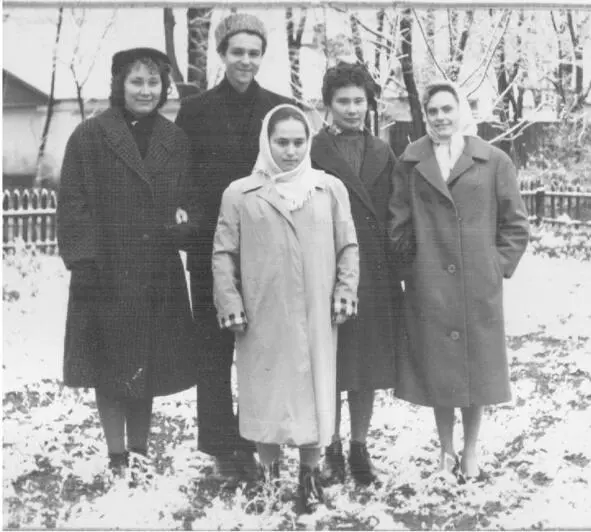 Лида Фролова Нэлли Гончаренко Валя Гук Вера Кривицкая сл напр - фото 15