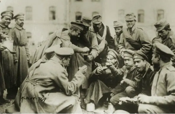 Братание на фронте Первой мировой Фото сайта 1917 daily ru Крестьянский - фото 7
