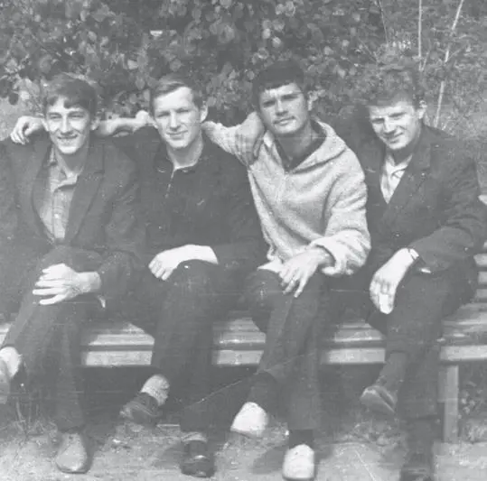 Друзья детства Виктор Конюхов Владимир Тельминов Володя Федюнин 16 лет - фото 5