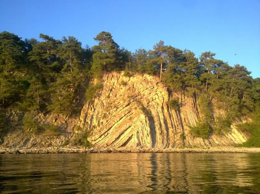 Ну вот и всё Пора прощаться с морем Последний раз обняв зелёную волну - фото 5