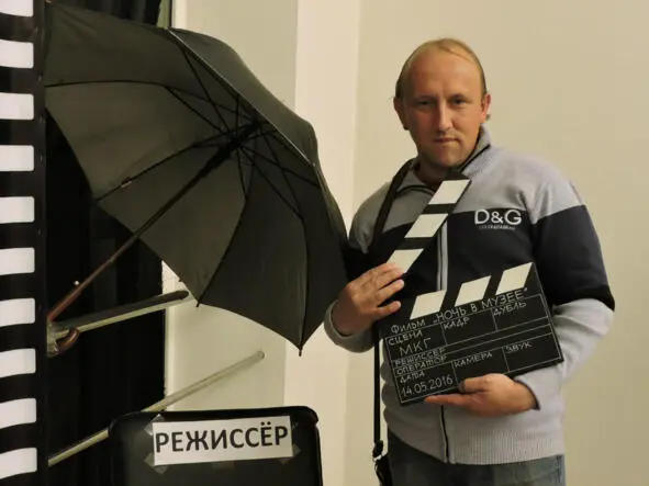 Родился на Дальнем Востоке с трех лет в Магнитогорске писать начал в 24 года - фото 9