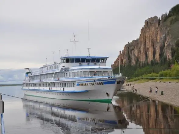 Там изза непрекращающегося снегопада мы смогли выехать в Якутск только на - фото 2