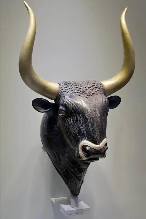 Ритон в форме головы быка найденный в Кноссосе Глава 1 Кочеровы покупают - фото 4