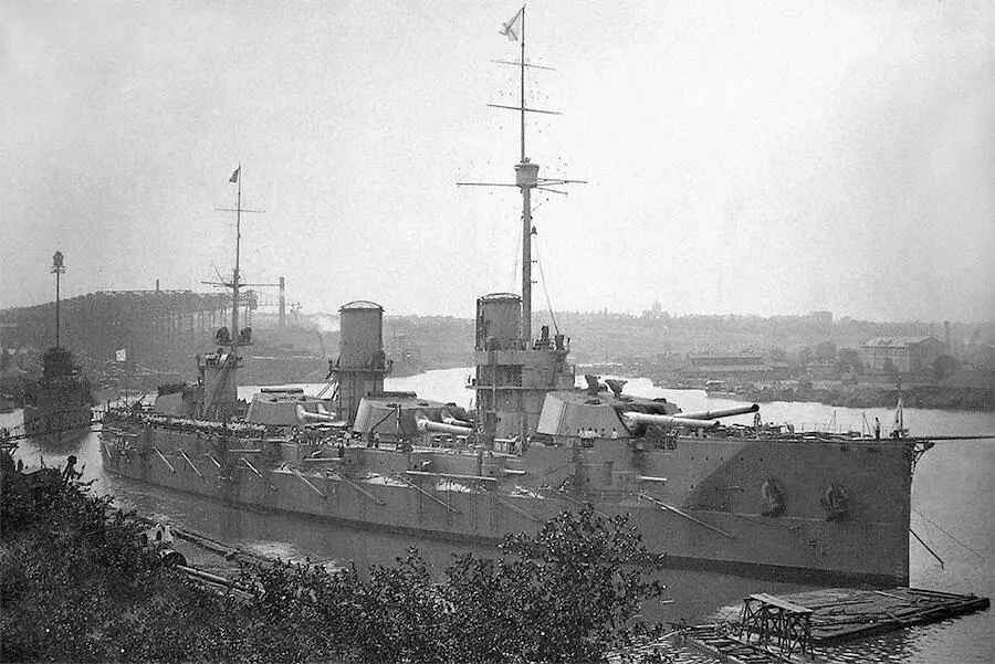 Линкор Император Александр III был спущен на воду в Николаеве в апреле 1914 - фото 3