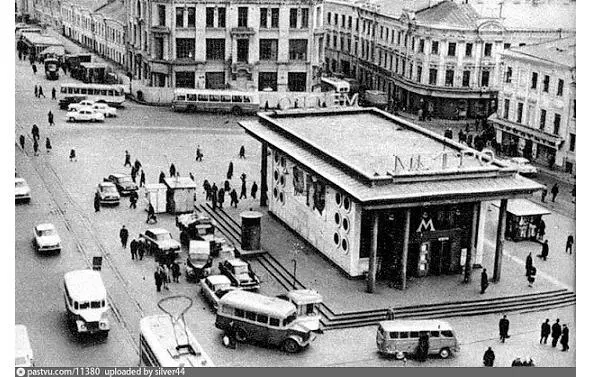 Кировская Вестибюль со стороны Чистопрудного бульвара Видна застройка в - фото 43