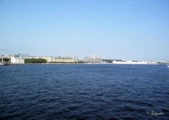 Панорама Петроградской стороны всё тот же правый берег Невы справа от моста - фото 12