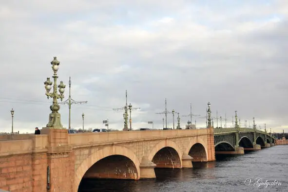 Подойдём ближе Фонарные столбы и светильники моста - фото 3