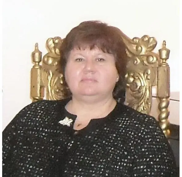 Светлана Александровна Макарова родилась на Волге в городе Сызрани Куйбышевской - фото 1