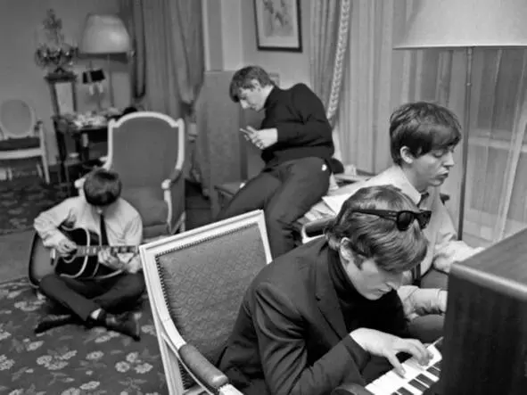 Прессконференция с Beatles в Торонто 1965 г Репортер Ринго вы связаны с - фото 8